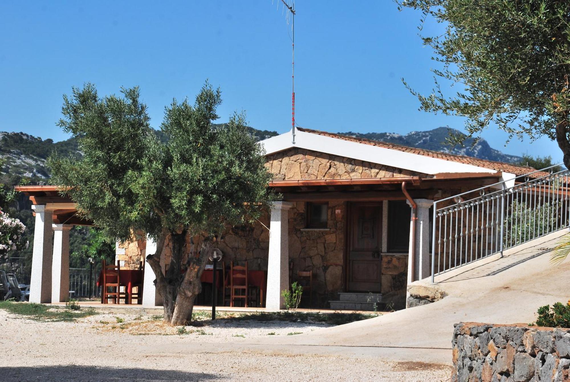 Hotel Turismo Rurale Villa Maria Caterina Кала Гононе Екстериор снимка