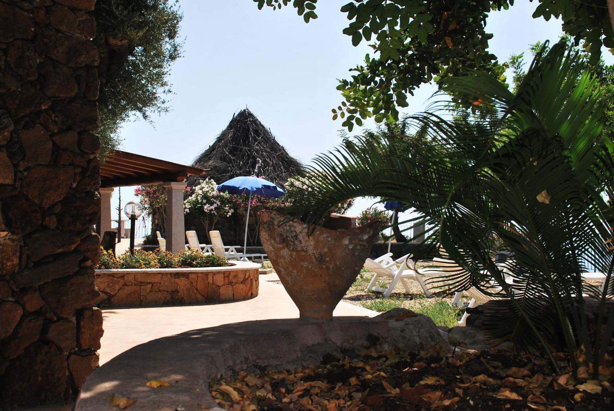 Hotel Turismo Rurale Villa Maria Caterina Кала Гононе Екстериор снимка