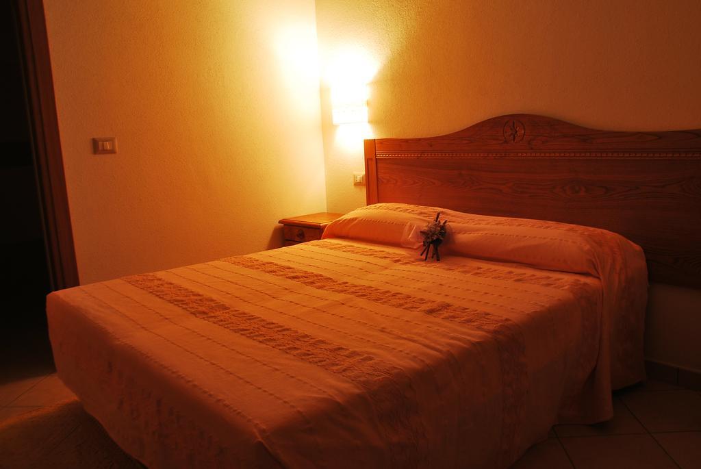 Hotel Turismo Rurale Villa Maria Caterina Кала Гононе Екстериор снимка