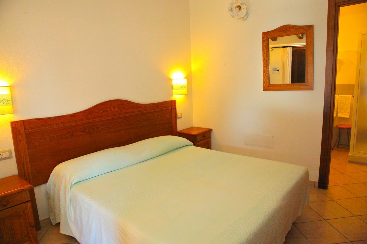 Hotel Turismo Rurale Villa Maria Caterina Кала Гононе Екстериор снимка