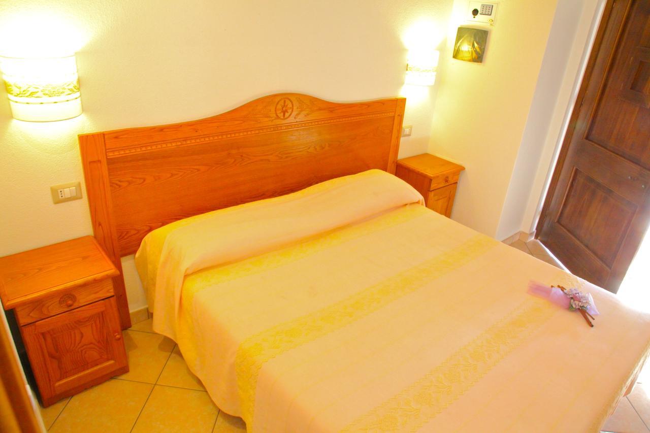 Hotel Turismo Rurale Villa Maria Caterina Кала Гононе Екстериор снимка