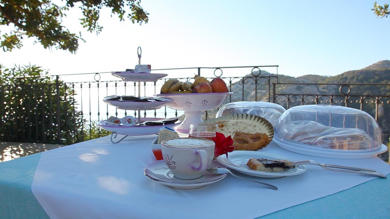 Hotel Turismo Rurale Villa Maria Caterina Кала Гононе Екстериор снимка